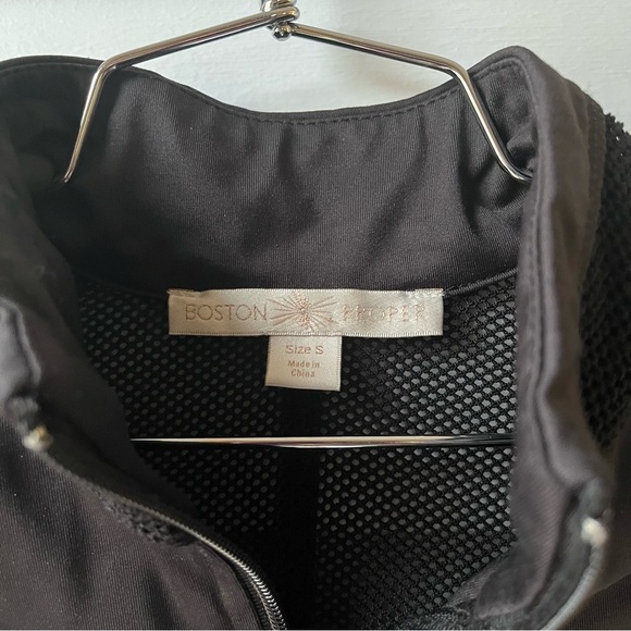 Boston Proper Women's Black Athletic Jacket Activewear - Picture 2 of 6